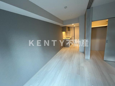 【居間・リビング】 | ルフォンプログレ西大井プレミア | こちらのリビングで趣味の時間をお楽しみください