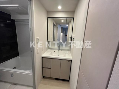 【洗面所】 | ルフォンプログレ西大井プレミア | 忙しい朝には欠かせない洗面所です