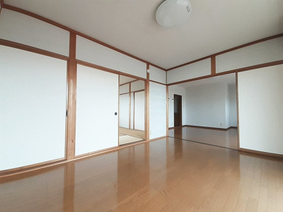 【洋室】 | ノイレーベン春日