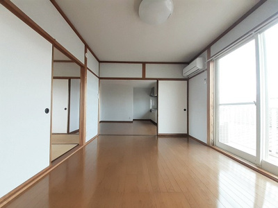 【洋室】 | ノイレーベン春日