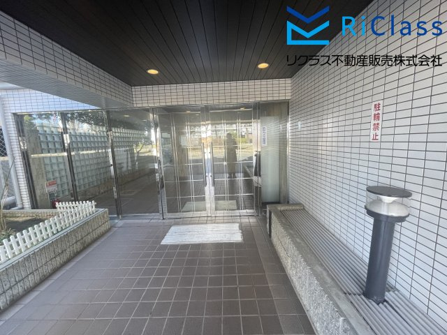 朝日プラザ兵庫永沢町Ⅱのエントランス|ゆとりのあるエントランスです