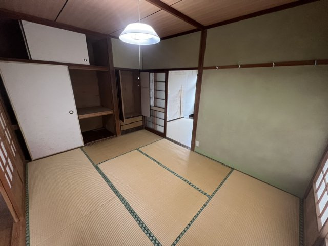 松江町　中古の和室