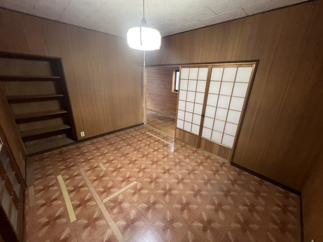 松江町　中古の洋室