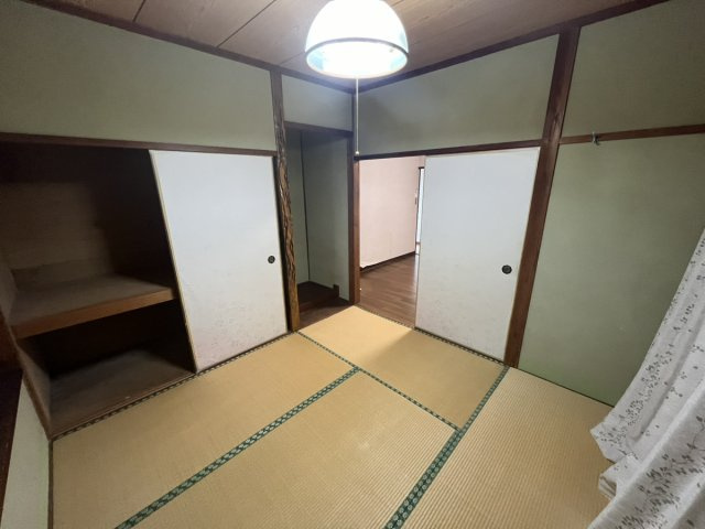 松江町　中古の和室