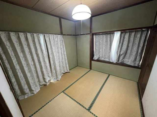 松江町　中古の和室