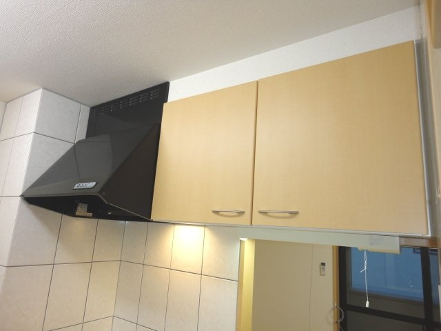 ル・コントブルーのキッチン|吊り戸棚・レンジフード（イメージ）