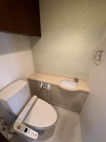 セレッソコート梅田北パークフロントのトイレ|落ち着いた色調のトイレです