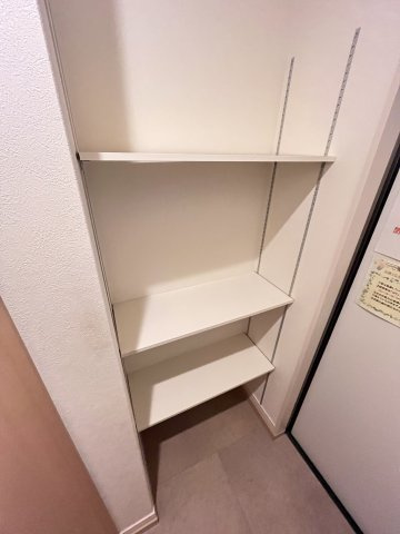 大阪市城東区鴫野東２丁目のアパートの玄関