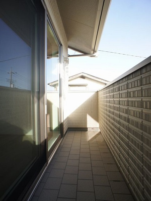 【バルコニー】 | オピュロンス | 日当たり良好！お洗濯物がたくさん干せます♪