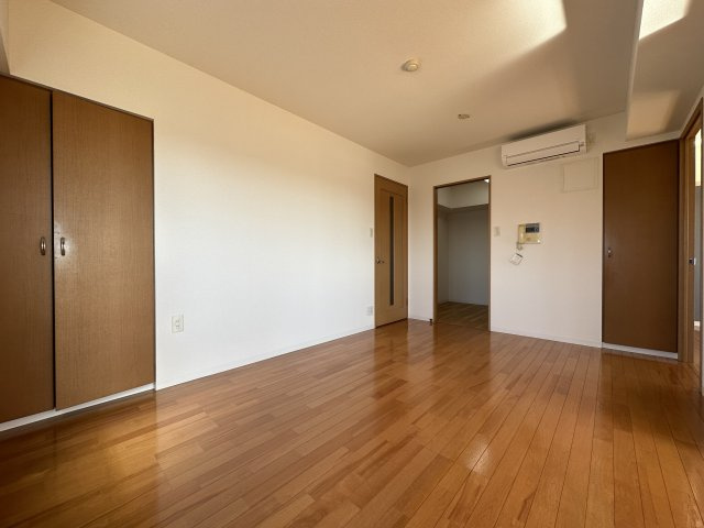 アーバンハイツ三晴の居間・リビング