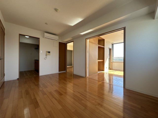 アーバンハイツ三晴の居間・リビング