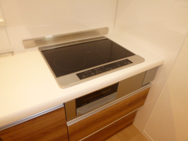 ＥｌｉｓｅⅡのキッチン|3口コンロ