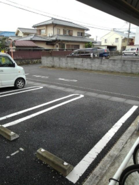 アルドールの駐車場