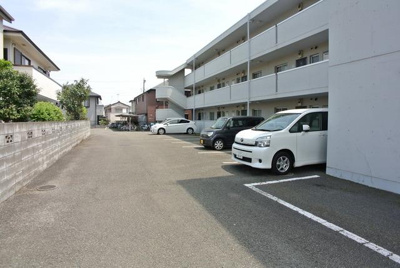 【駐車場】 | ドミール上ノ台 | カースペースがあります