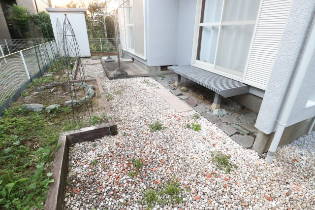 取手小文間戸建の庭
