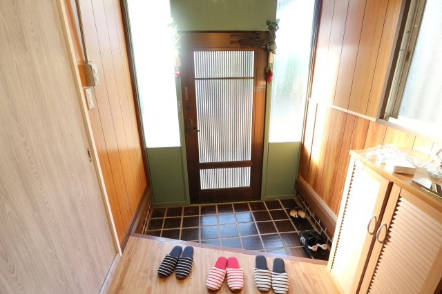 取手小文間戸建の玄関