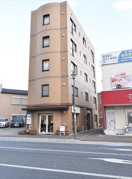 青木ビルのエントランス