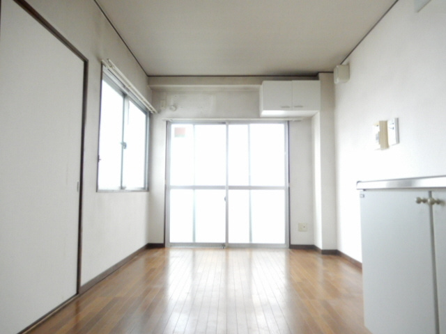 ポコアポコ住吉メゾンの居間・リビング