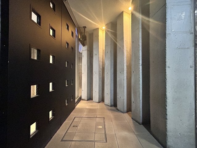 アルディア新町のエントランス