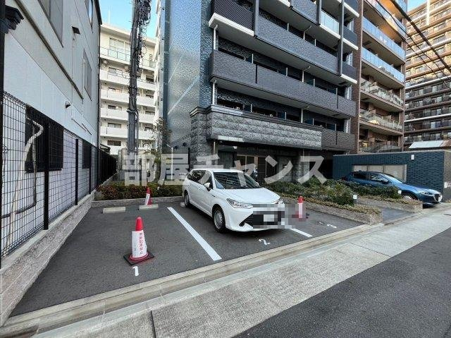 アステリ鶴舞トゥリアの駐車場