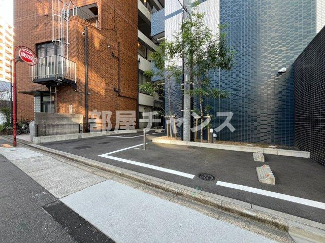 アステリ鶴舞ディオの駐車場