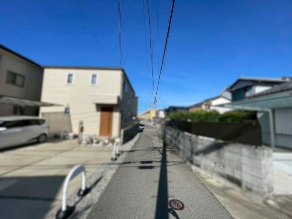 ジョーブタウン西小二里2（20号地の内容で登録）の前面道路含む現地写真