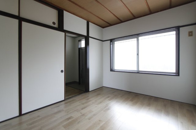 【洋室】 | マンション鈴蘭荘 | 使い勝手のいい洋室です