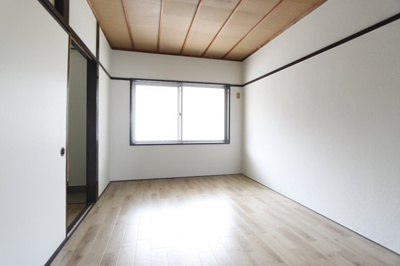 【洋室】 | マンション鈴蘭荘 | 個人の部屋や寝室として使える洋室です