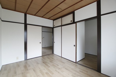 【洋室】 | マンション鈴蘭荘 | 広々とした洋室です