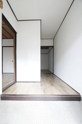 【玄関】 | マンション鈴蘭荘 | 落ち着いた玄関です