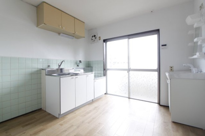 【居間・リビング】 | マンション鈴蘭荘 | 使いやすい居間です