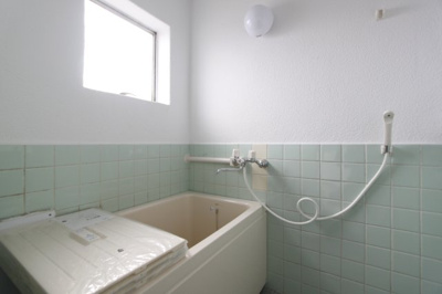 【浴室】 | マンション鈴蘭荘 | 落ち着いた空間のお風呂です