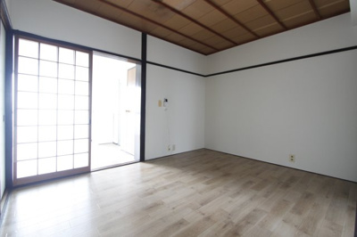 【洋室】 | マンション鈴蘭荘 | 落ち着いた色調の洋室です