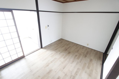 【洋室】 | マンション鈴蘭荘 | 落ち着いた色調の洋室です