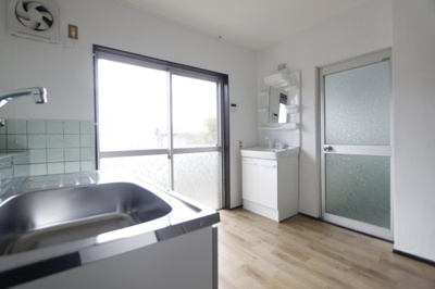 【居間・リビング】 | マンション鈴蘭荘 | 使いやすい居間です