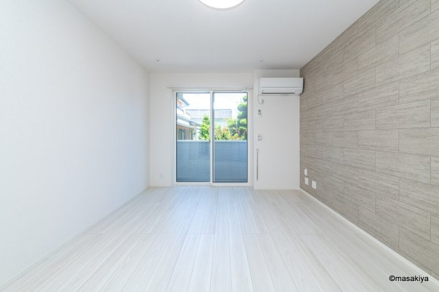 トリシア中御所の居間・リビング