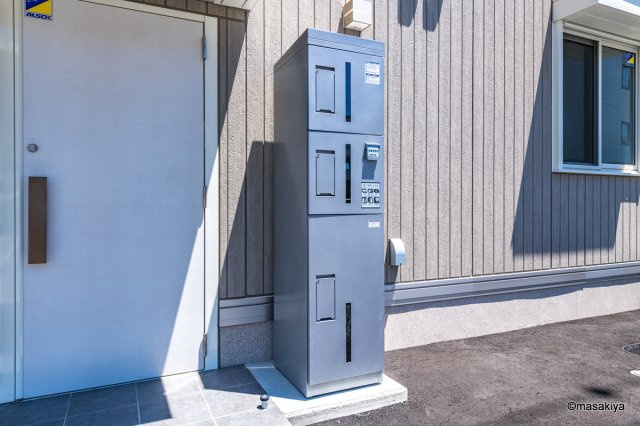 トリシア中御所のエントランス