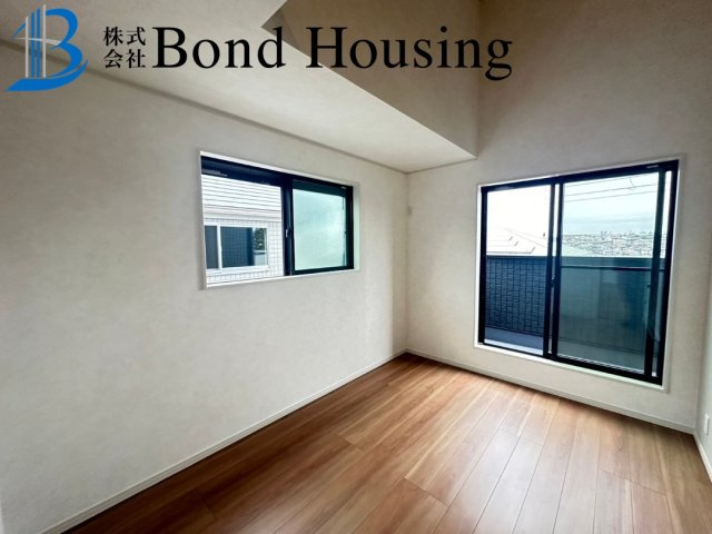 「LDK18帖」「収納充実」松が丘 全2棟  B号棟の洋室