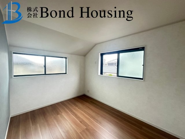 「LDK18帖」「収納充実」松が丘 全2棟  B号棟の洋室