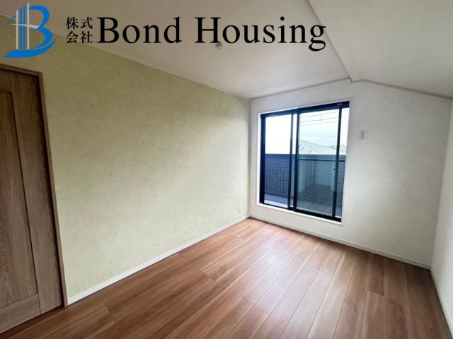 「LDK18帖」「収納充実」松が丘 全2棟  B号棟の洋室