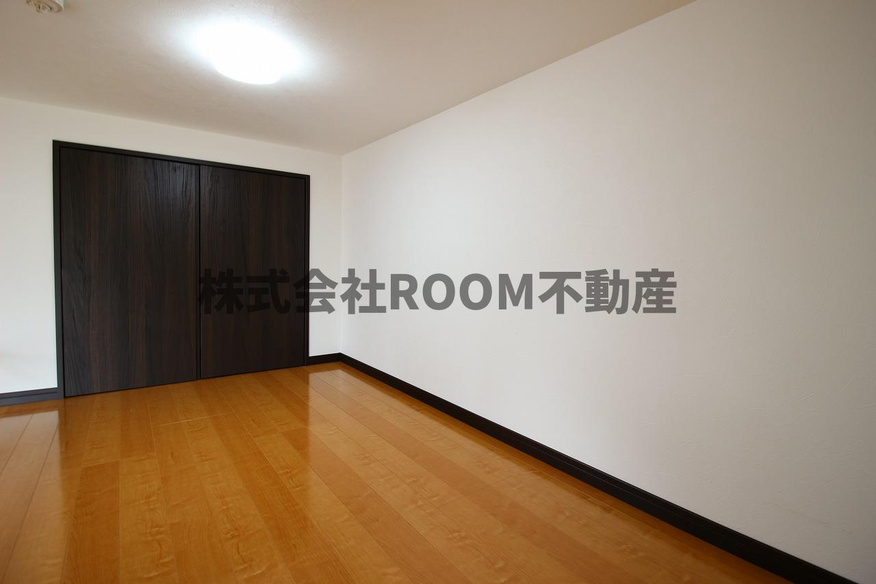 スカイコート下川東の居間・リビング|こちらの居間で趣味の時間をお楽しみください