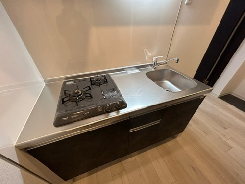 電子レンジ、冷蔵庫など家具家電を賃料内で設置