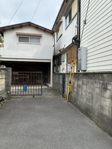 売土地　四條畷市中野本町（建築条件無し上物有）の外観