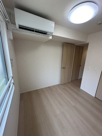 【子供部屋】 | グランコート藤が丘 | 洋室4.5帖☆こちらのお部屋にもエアコン完備！洋室のお部屋は毎日のお手入れもラクラクできちゃいます！
