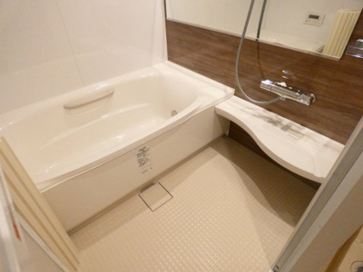 【浴室】 | Lumiere du soleil | 追い焚き完備の広々した浴槽