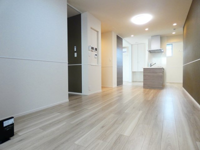 【居間・リビング】 | Lumiere du soleil | 16.1帖広々LDK