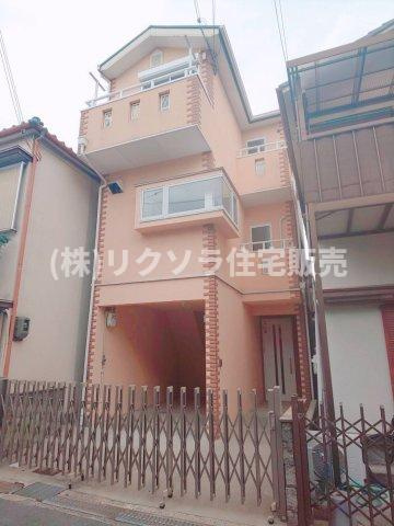 寝屋川市楠根南町　一戸建ての外観|新しい生活にいかがでしょうか？外観はお住まいの顔になります。こだわりたいポイントですね。外壁塗装や屋根塗装のご相談も承っております。
■現地内覧・資金計画相談・住宅ローン相談もお問合せ受付中■