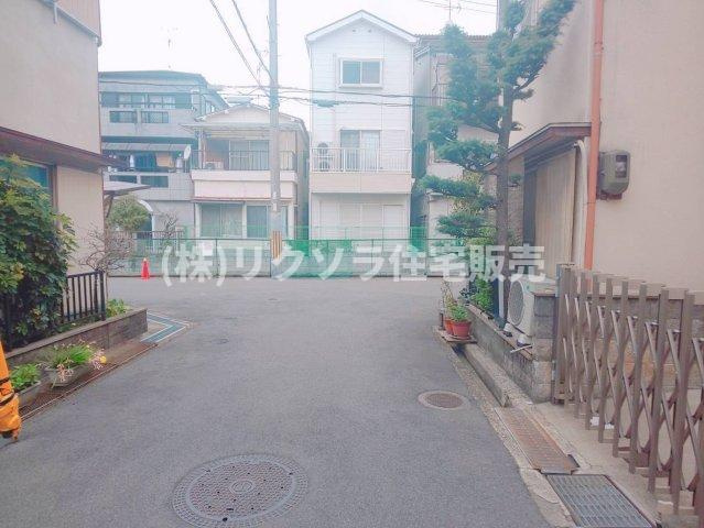 寝屋川市楠根南町　一戸建ての前面道路含む現地写真|前面道路を含む現地写真
■物件内覧・資金計画相談・住宅ローン相談、リフォーム相談、お問合せ受付中■
※当日・翌日のご内覧、ご相談はお電話でのお問合せがスムーズです！