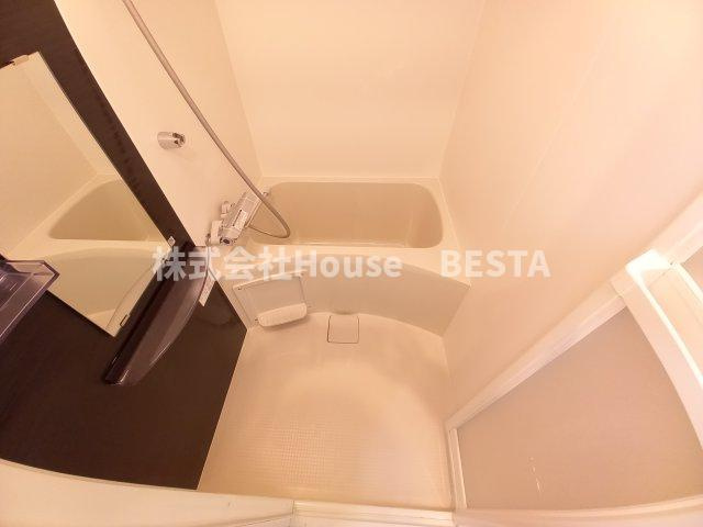 アプリーレ元町ウエストの浴室