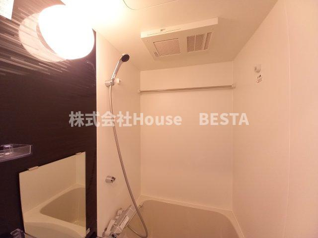 アプリーレ元町ウエストの浴室